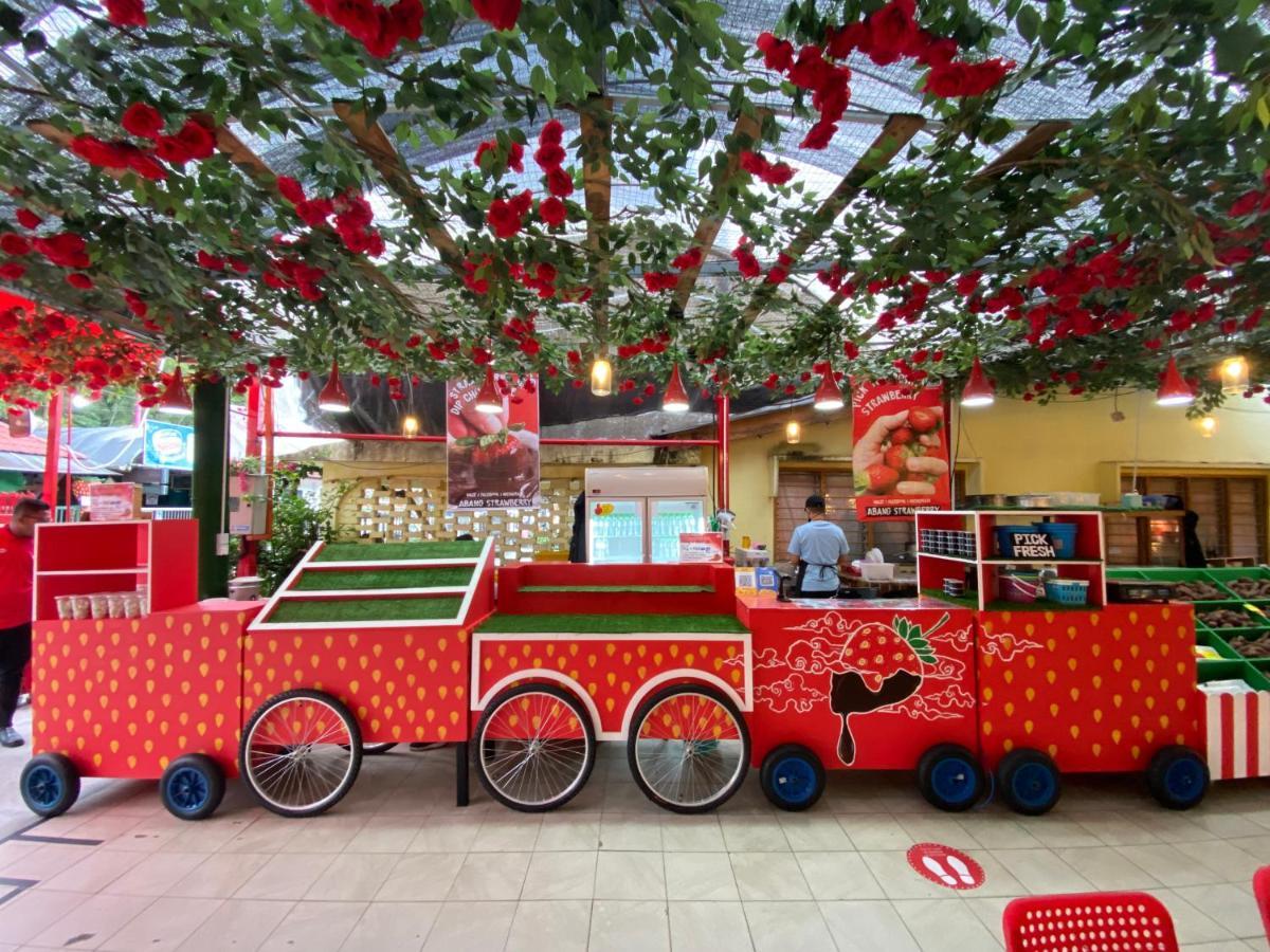 Aiza Homestay Opposite Abang Strawberry Taman Sedia Tanah Rata Extérieur photo