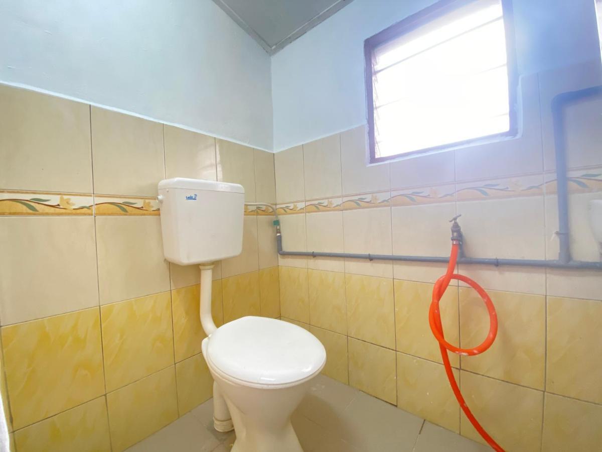 Aiza Homestay Opposite Abang Strawberry Taman Sedia Tanah Rata Extérieur photo