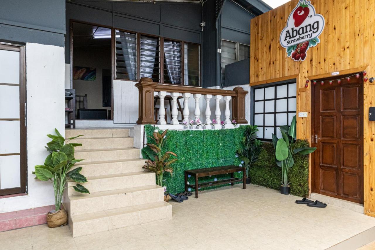 Aiza Homestay Opposite Abang Strawberry Taman Sedia Tanah Rata Extérieur photo
