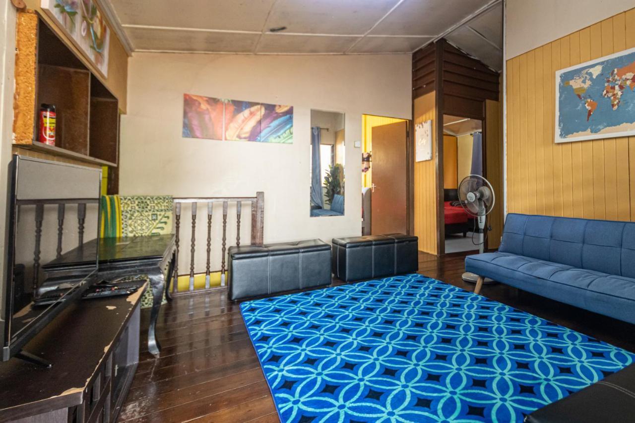 Aiza Homestay Opposite Abang Strawberry Taman Sedia Tanah Rata Extérieur photo